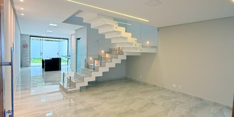 WhatsApp Image 2025-05-16 at 10.21.50 (1) - Copia